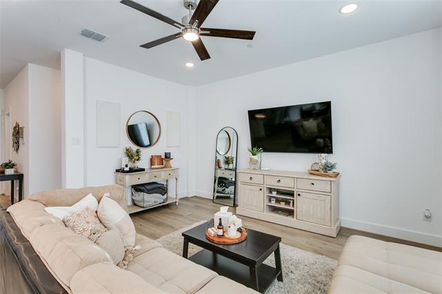 Building Photo - 7605 Reis Ln