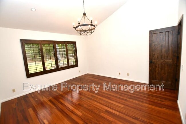 Building Photo - 4275 Silverado Dr