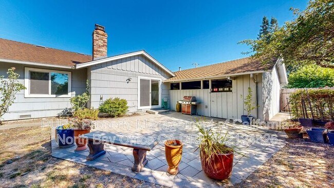 Building Photo - 1827 Creekside Rd