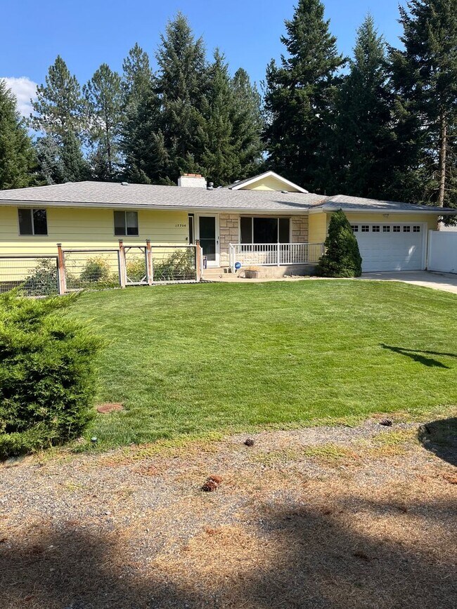 Building Photo - 17704 N Hilltop Rd