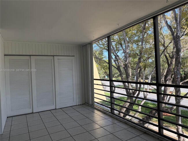 Building Photo - 20200 W Country Club Dr