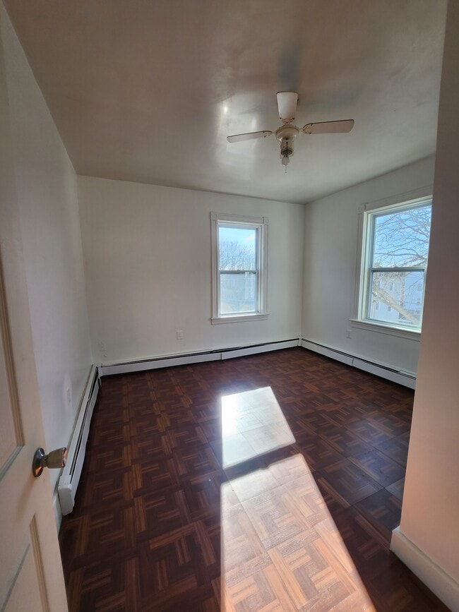 Building Photo - 366 Douglas Ave