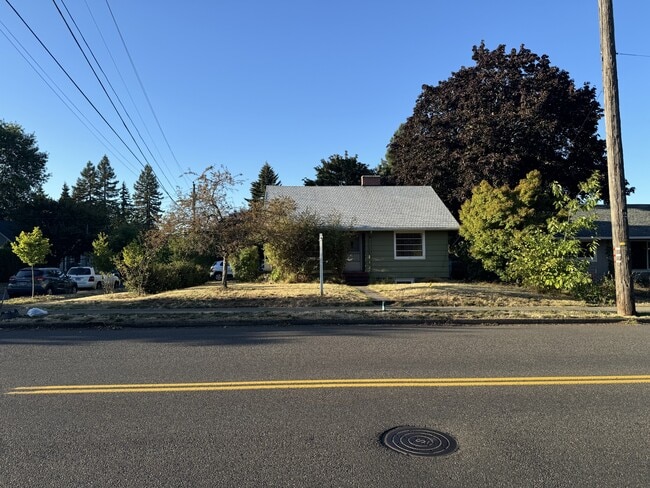 Building Photo - 7405 NE Prescott St