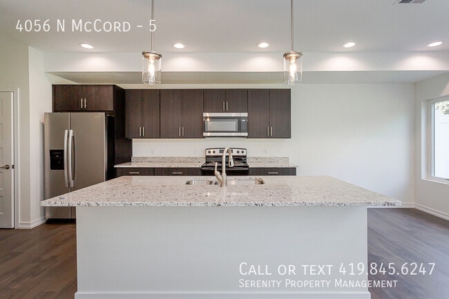 Building Photo - Brand New 2 Brdm Loft Available Now!