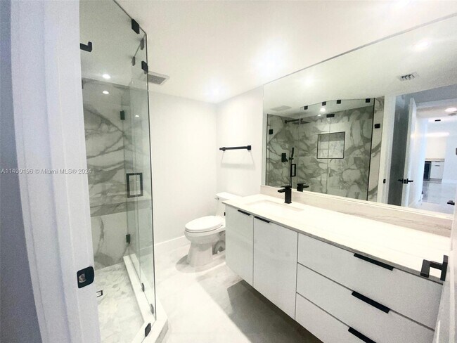 Building Photo - 3530 Mystic Pointe Dr