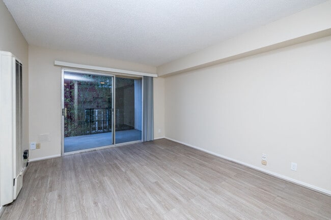 Building Photo - 630 Mariposa