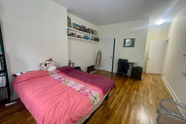 Building Photo - 1319 1st Ave.