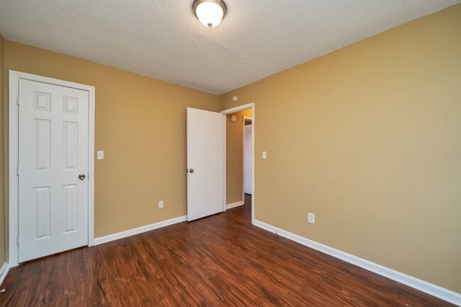 Building Photo - Spacious 4-Bedroom Home in Pleasant Grove ...