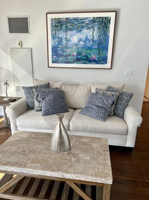 Building Photo - 1886 Broadway