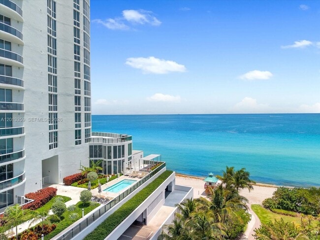 Building Photo - 15811 Collins Ave