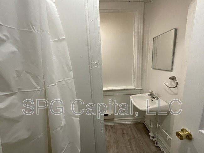 Building Photo - 400 Baltimore St