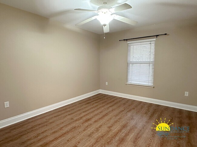 Building Photo - Beautiful 3 Bedroom Home in Milton!