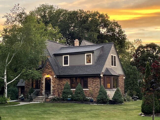 Front Yard - 810 Brinsmere Dr