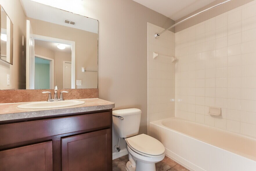 Building Photo - 2116 Richwood Pike Dr