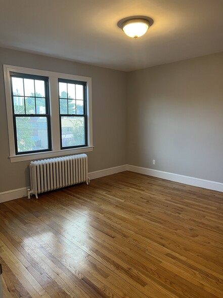 Bedroom 1 - 4 Price Blvd