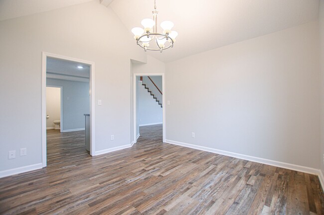 Building Photo - Pet Friendly Three Bedroom!