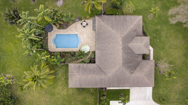 Building Photo - 11646 63rd Ln N