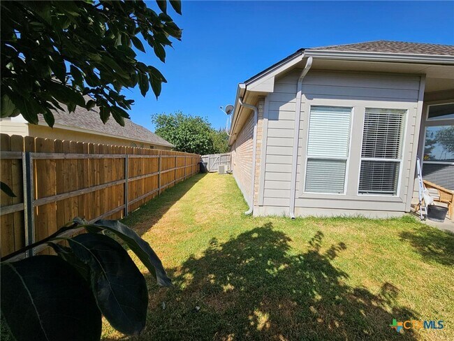 Building Photo - 2253 N Ranch Estates Blvd