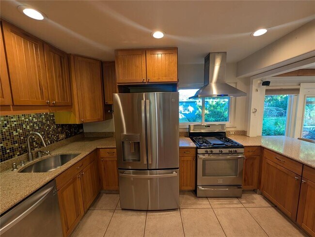 Building Photo - 140 N Briggs Ave