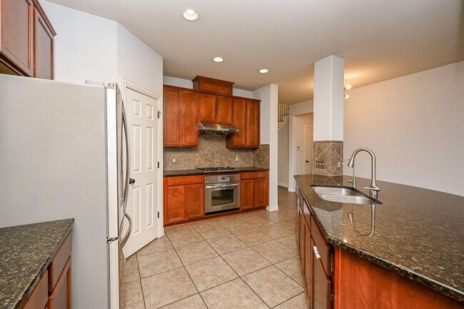 Building Photo - 5426 Humboldt Park Ln