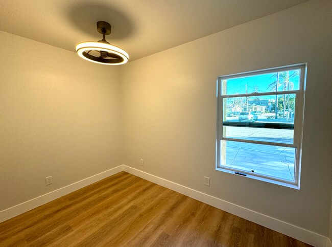 Building Photo - Canyon View Duplex w/ utilities (electric) included