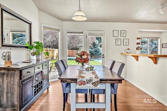 Building Photo - 5668 S Kalmia Pl