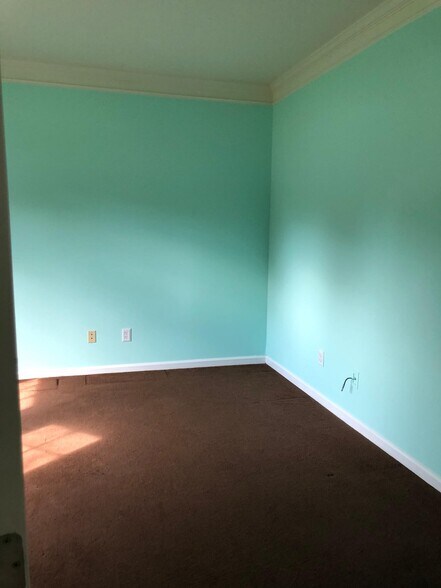 Building Photo - 103 Shephard Hill Dr