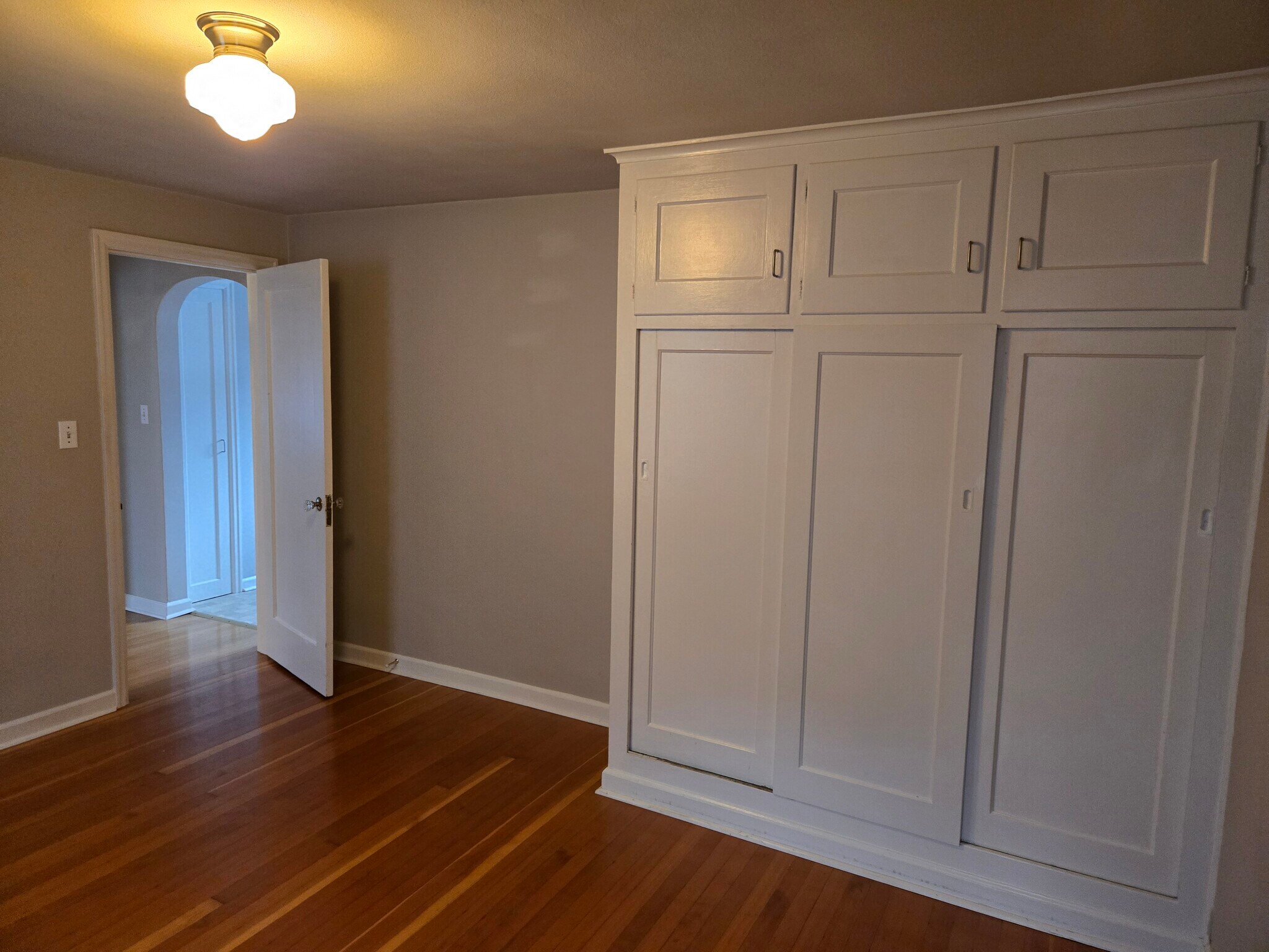 Building Photo - 1726 Hoyt Ave