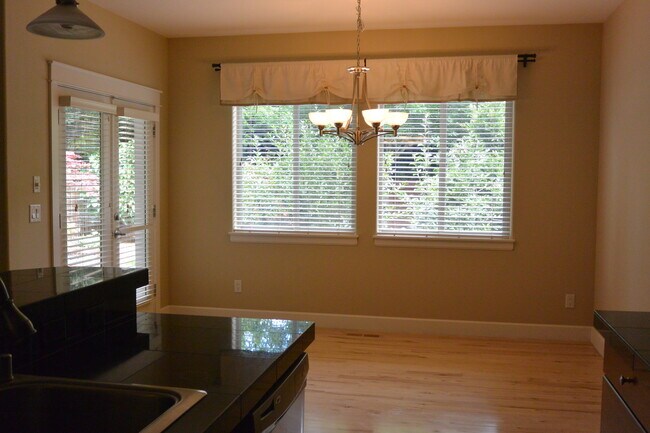 Building Photo - 1365 SE 194th Pl