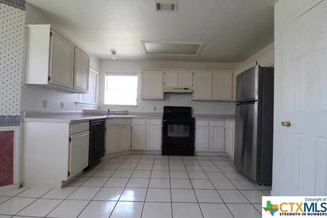 Building Photo - 4209 Adobe Dr