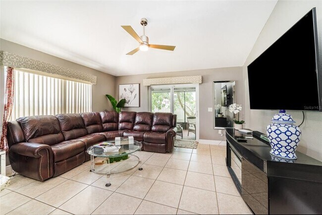 Building Photo - 5545 Bess Ln