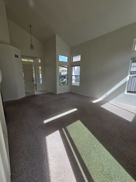 Building Photo - 43290 Corte Almeria