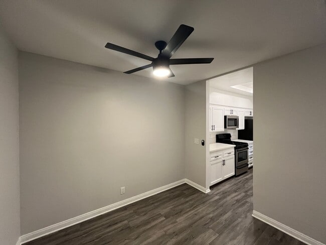 Interior Photo - 1527 Veteran Ave