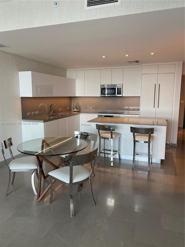 Building Photo - 88 SW 7th St