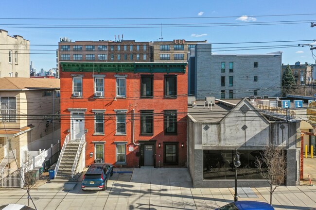 Building Photo - 1606 Palisade Ave