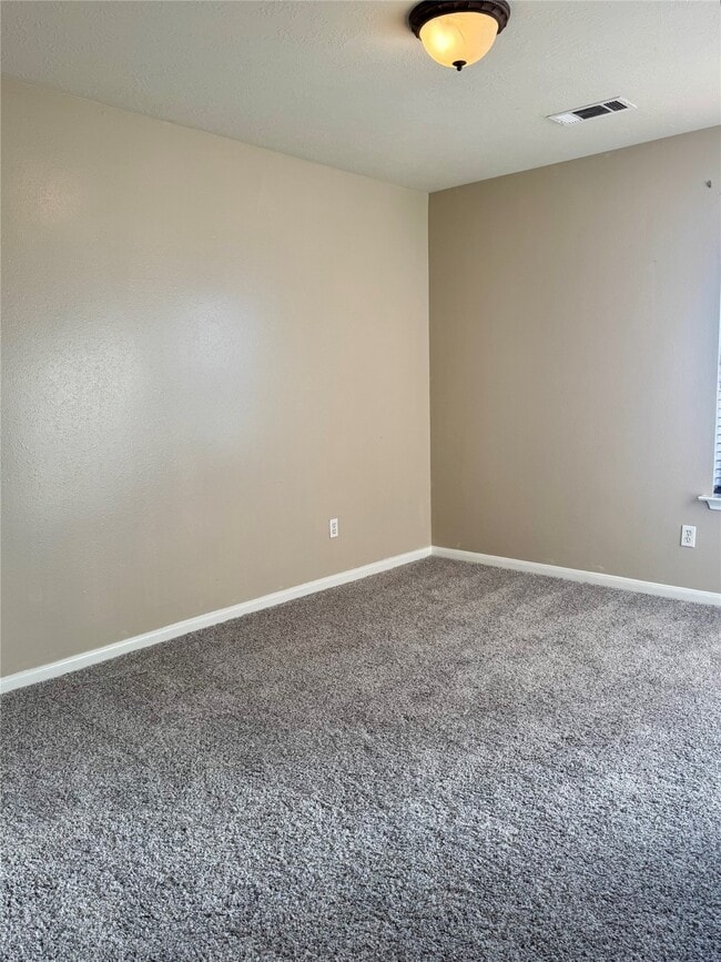 Building Photo - 5626 Tidewater Dr