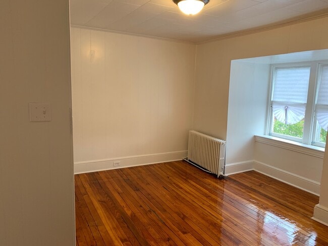 Building Photo - Fully Renovated Spacious 4 Bedroom 1.5 Bath House, Garage-York City SD