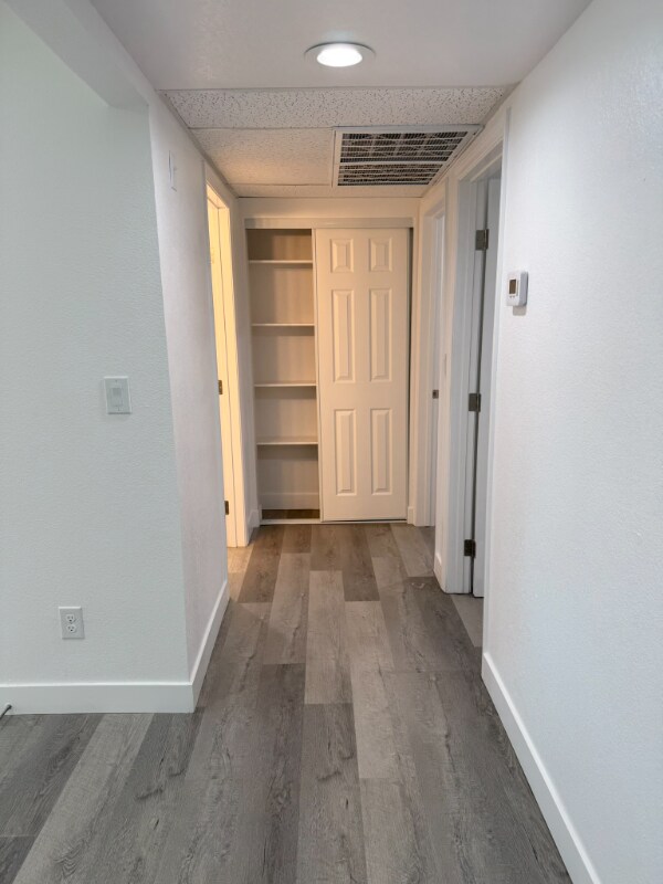 Building Photo - 1750 Karen Ave