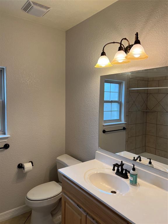 Building Photo - 503 Woodland Park Dr