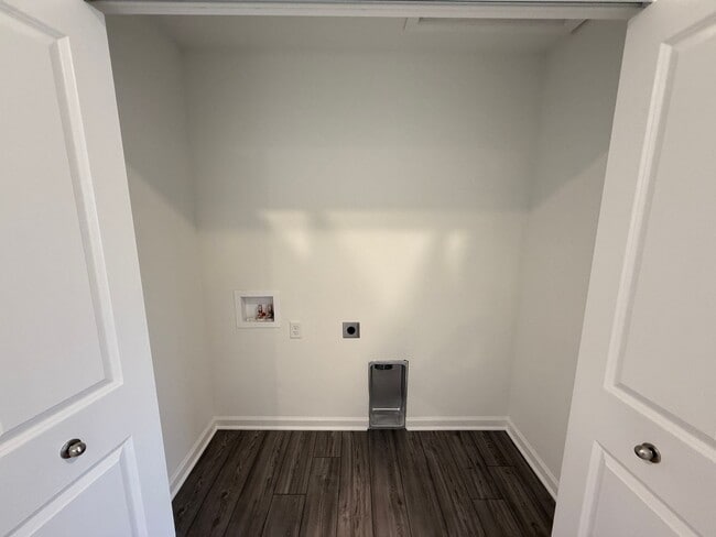 Building Photo - Modern 3-Bedroom Home with 1.5 Baths