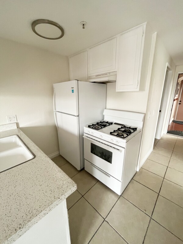 Building Photo - 101 W Canada