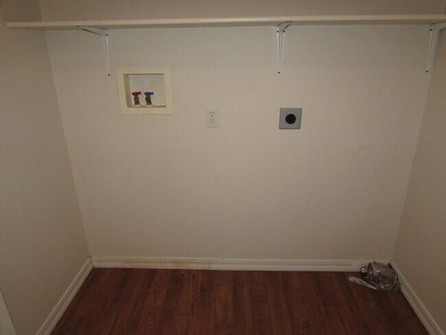 Building Photo - 6186-MF1-E1