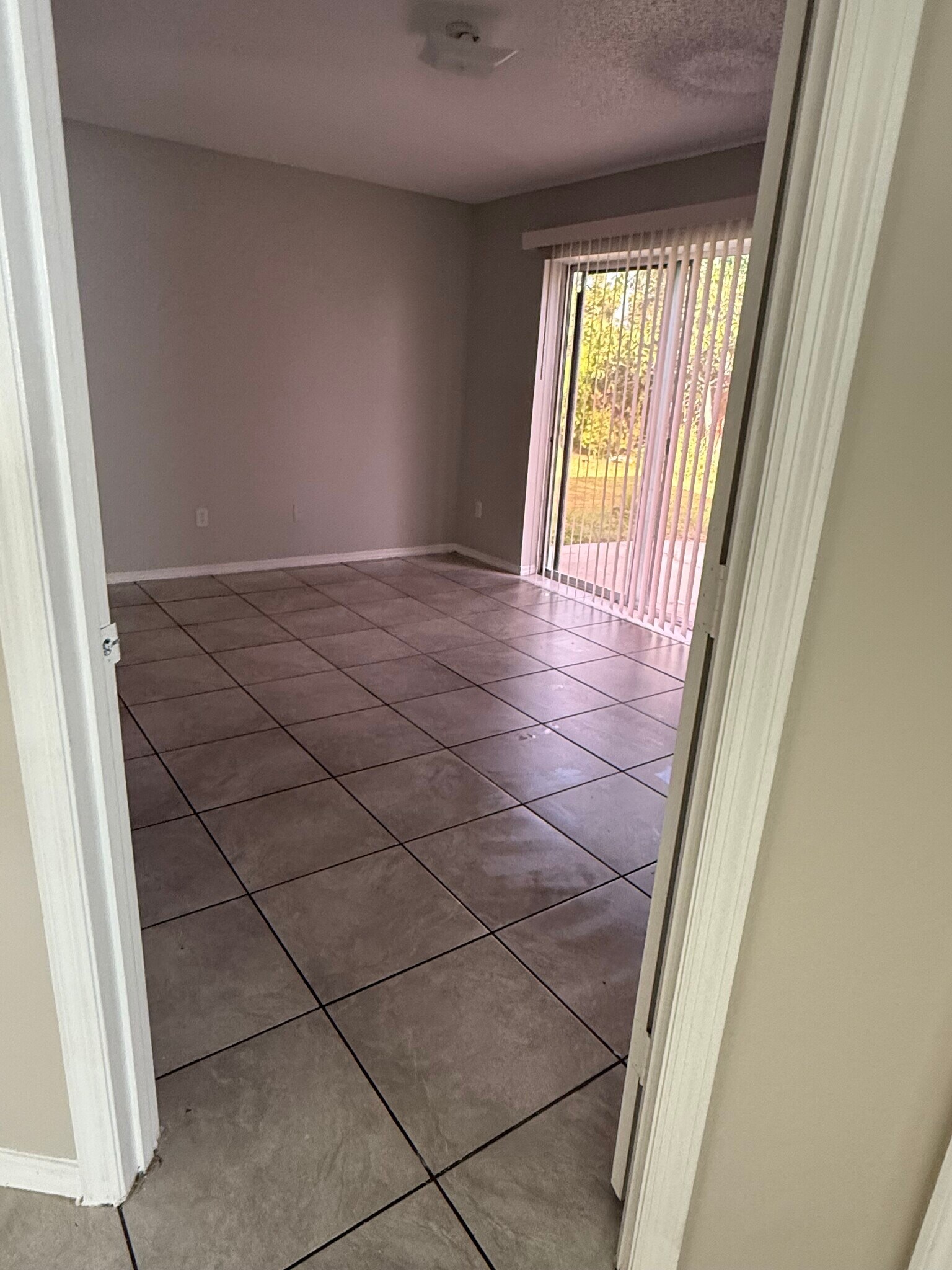Building Photo - 2161 Jessa Dr