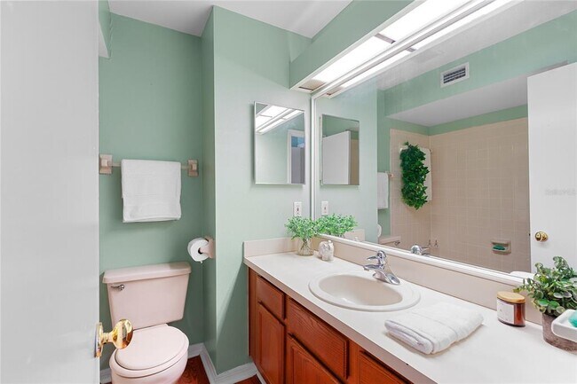 Building Photo - 5704 Bratton Dr