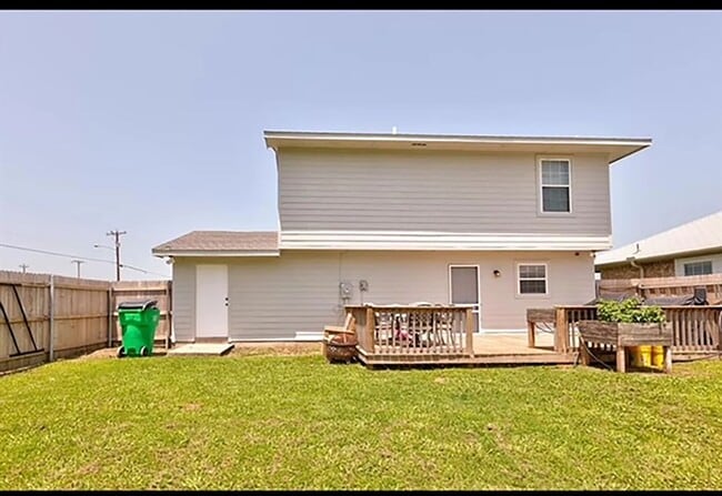 Building Photo - Great 3 Bdrm 2 Bath Home in Gainesville Tx
