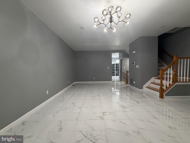 Building Photo - 7704 Periwinkle Way