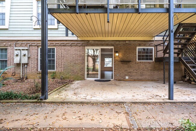 Building Photo - 2626 Park Rd