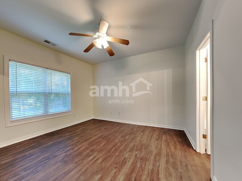 Building Photo - 13513 Michael Lynn Rd