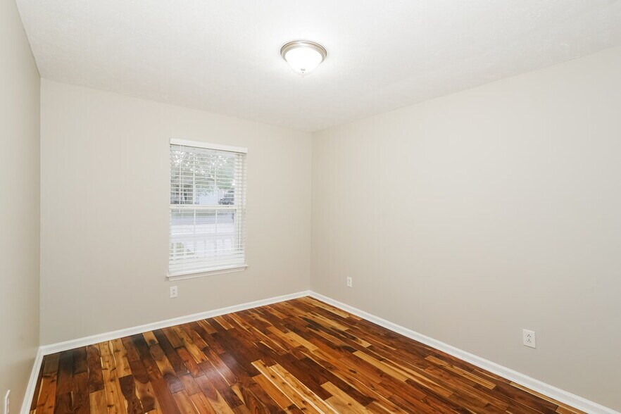 Building Photo - 452 Cedar Park Cir