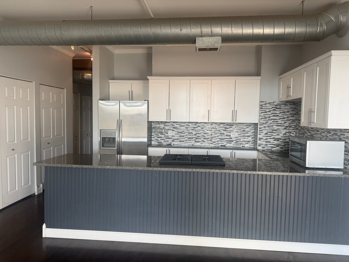 Building Photo - 1735 W Diversey Pkwy